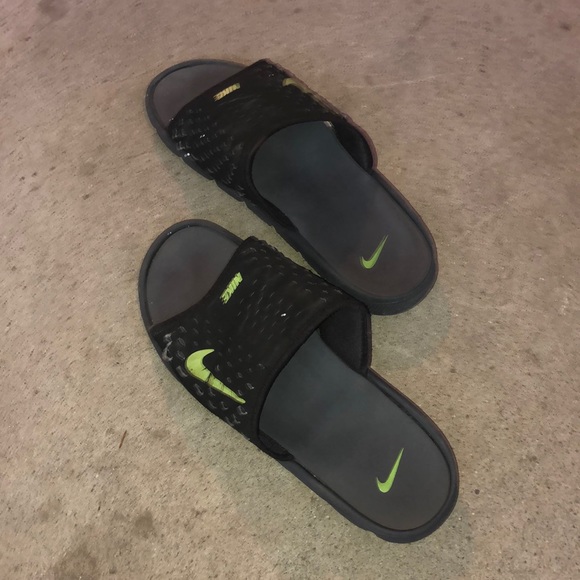 green nike sandals